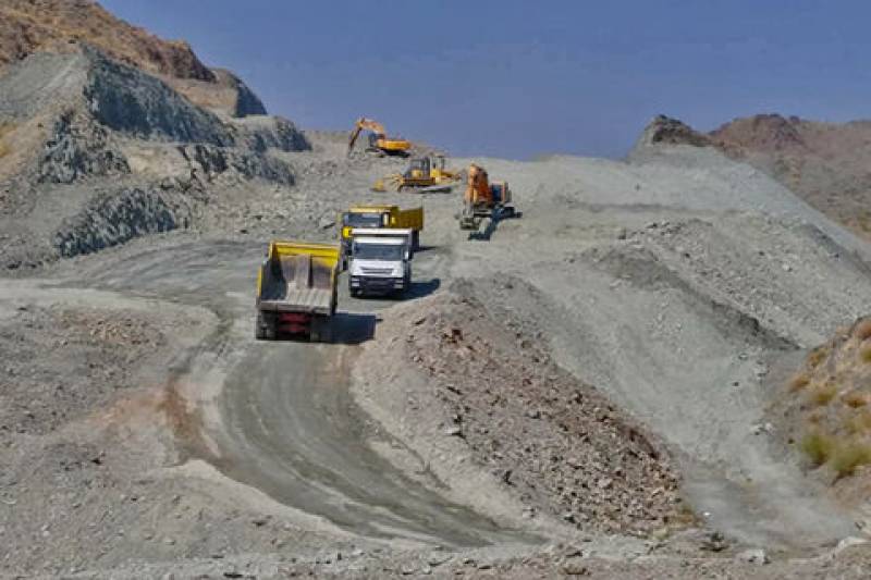 ۳۳ کیلومتر بزرگراه در شهرستان‌های قلعه‌گنج، منوجان و رودبار جنوب درحال تکمیل است